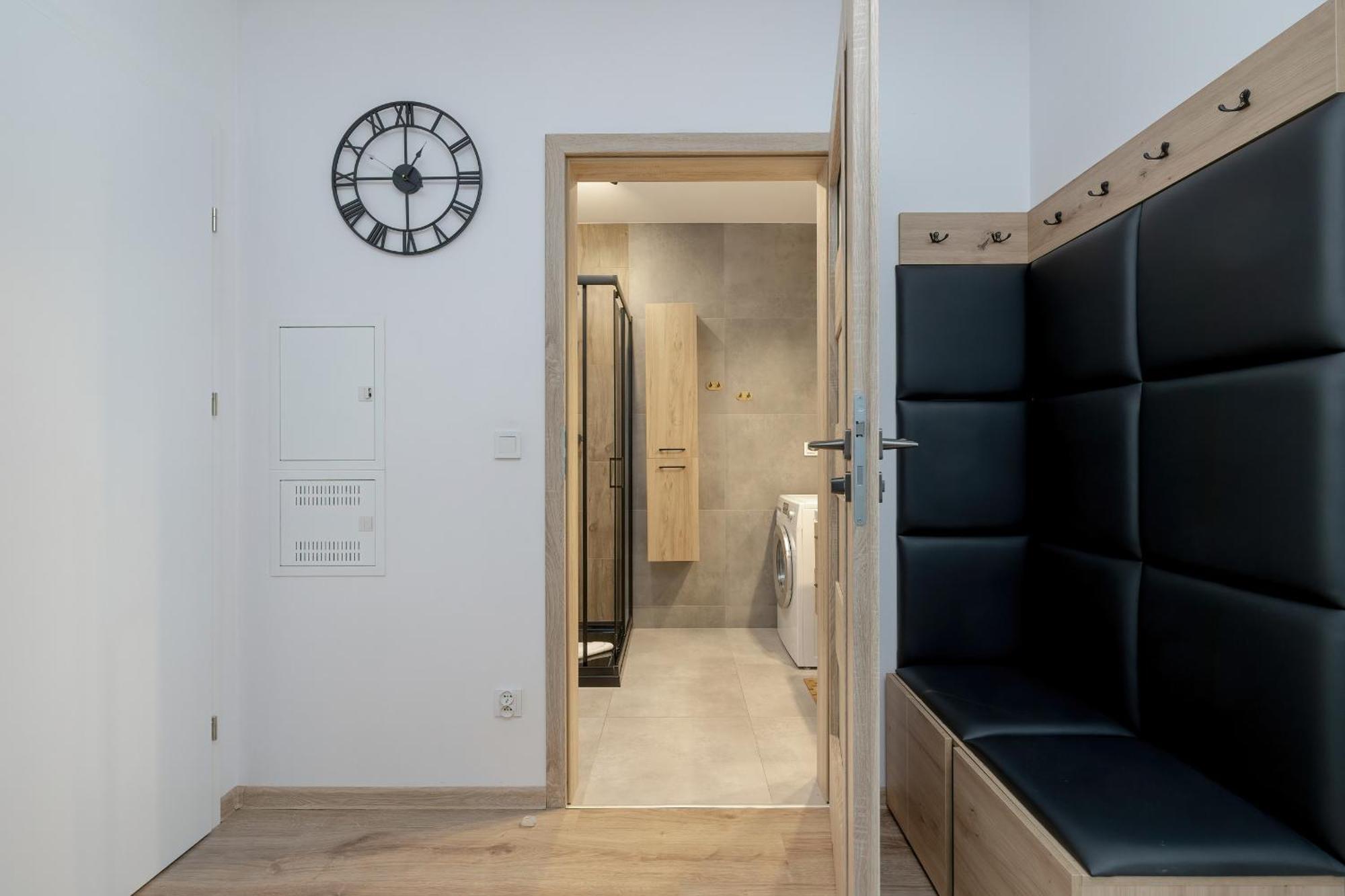 Apartment Exclusive And Modern Grey With Furnished Balcony In By Renters *