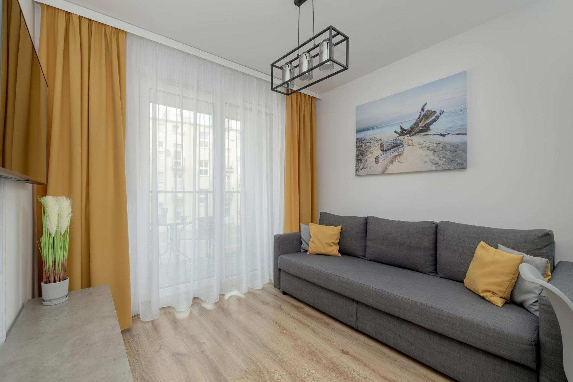 Exclusive And Modern Grey With Furnished Balcony In By Renters Kolobrzeg