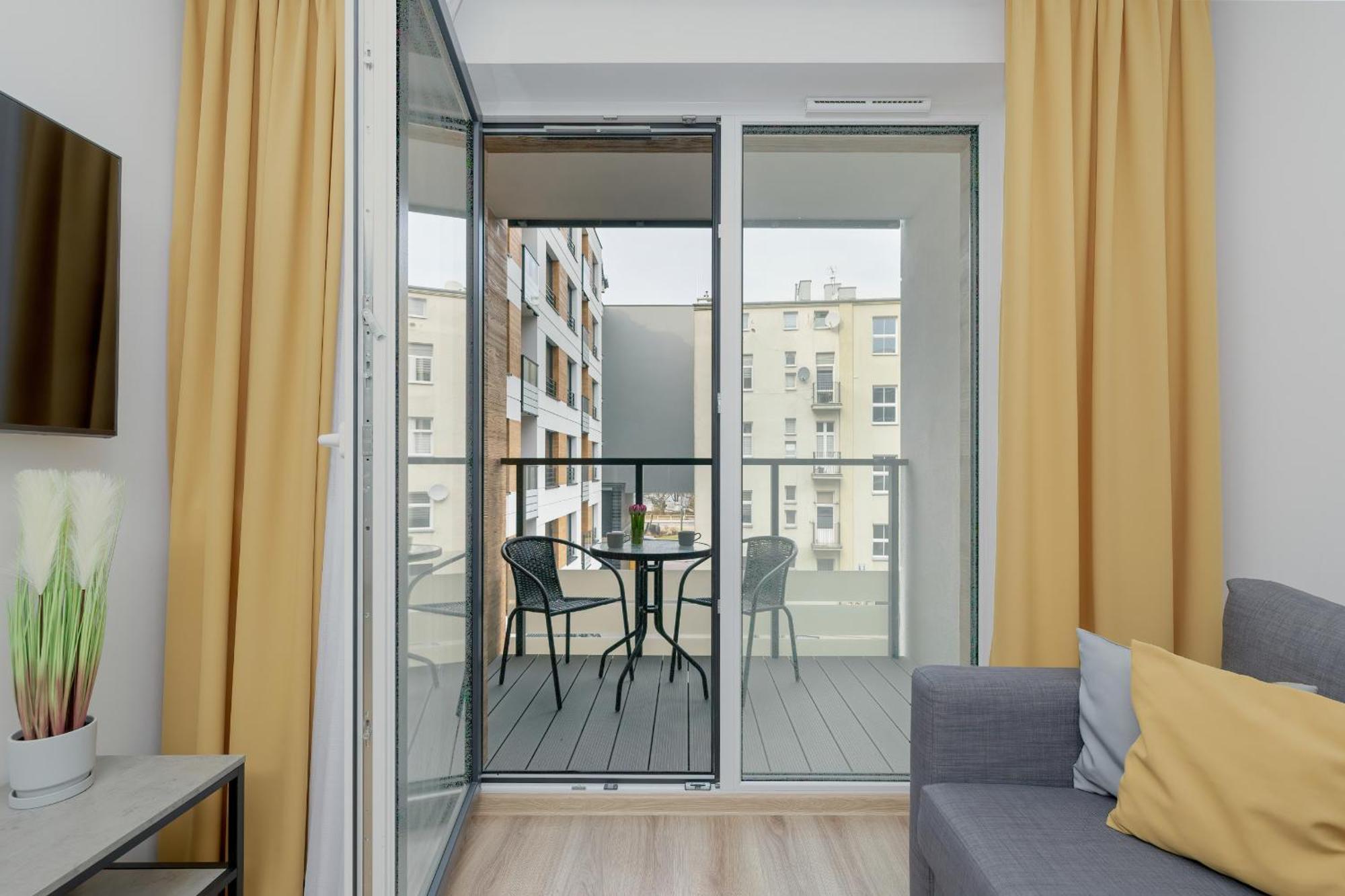 Exclusive And Modern Grey With Furnished Balcony In By Renters Kolberg