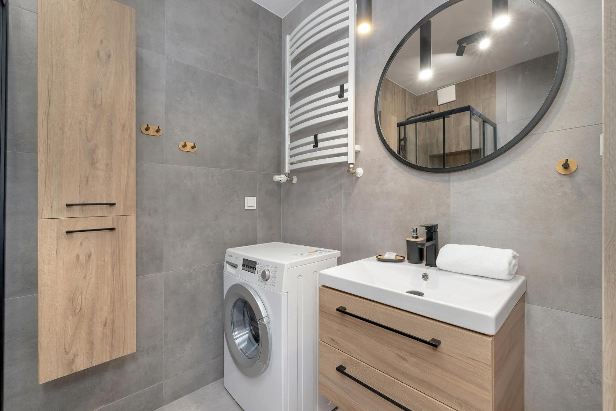 Apartment Exclusive And Modern Grey With Furnished Balcony In By Renters *